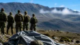 13 soldados permanecen en zona montañosa del Cauca tras la caída de un Black Hawk